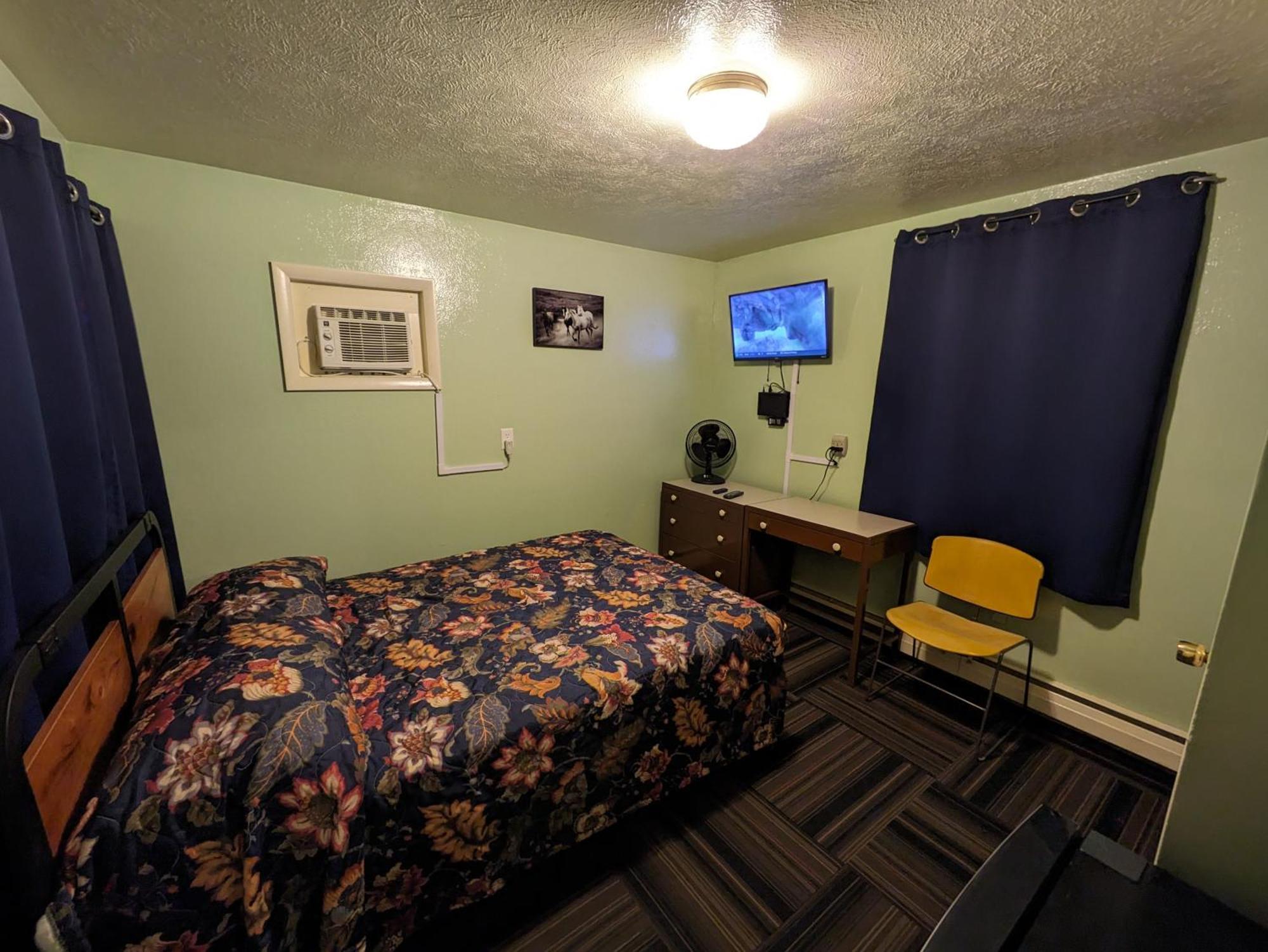 Tour Inn Motel Howard City Exteriér fotografie